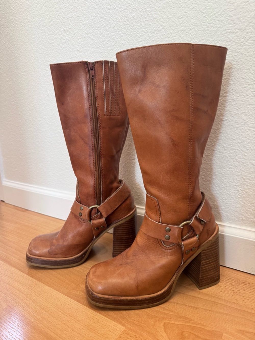Women's FRYE Tall Tan Leather Harness Boots vintage size 7